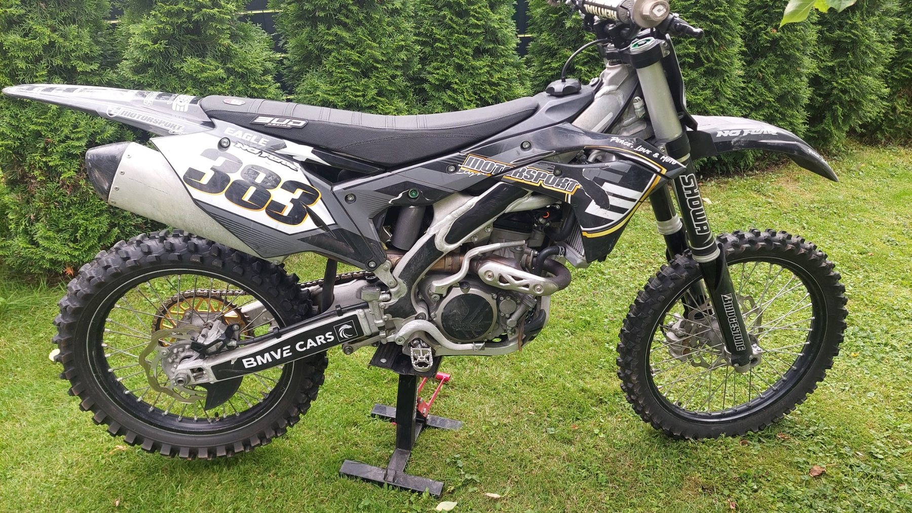 Kawasaki KX250F sānskats